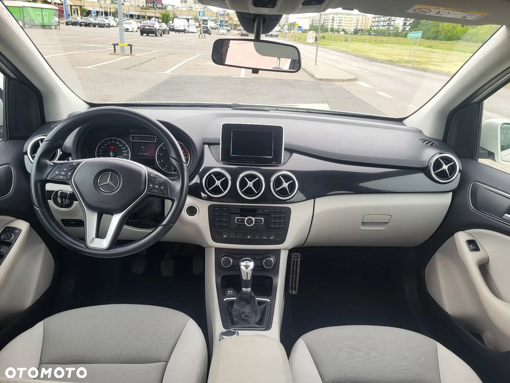 Mercedes-Benz Klasa B 180 Urban - 36