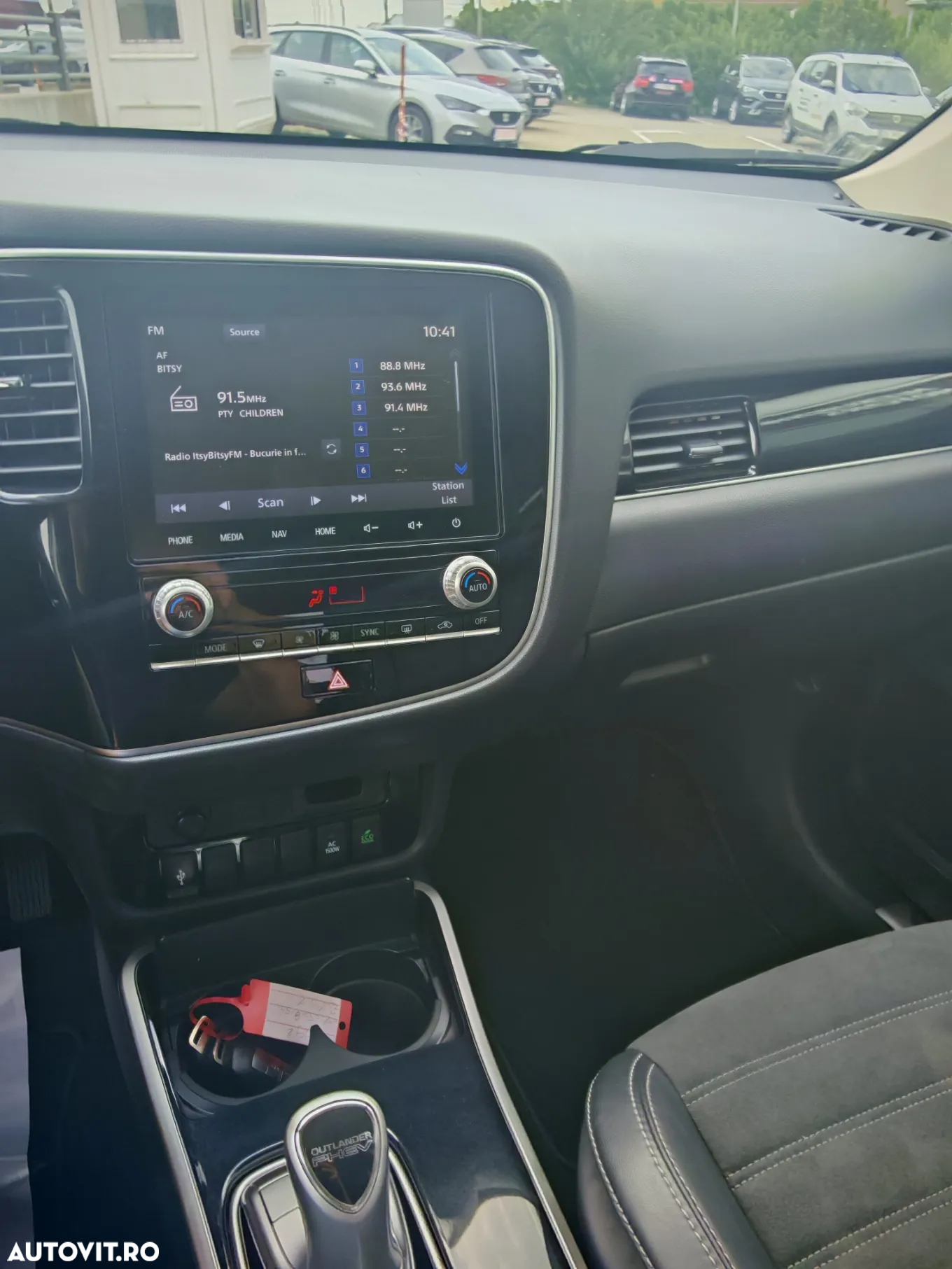 Mitsubishi Outlander PHEV 2.4 L 4X4 Intense - 14