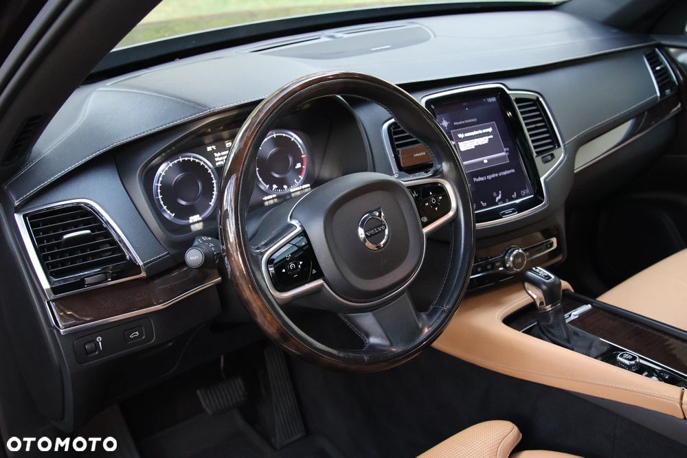 Volvo XC 90 D5 SCR AWD Inscription 7os - 17