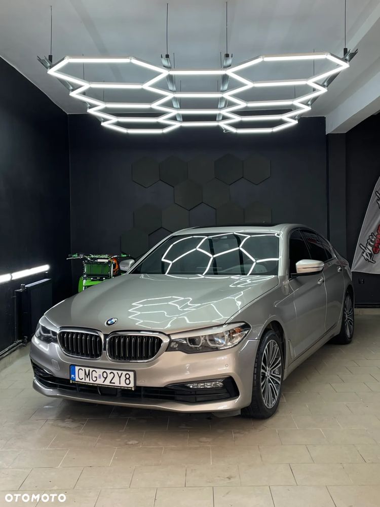 BMW Seria 5 540i xDrive Sport Line - 2