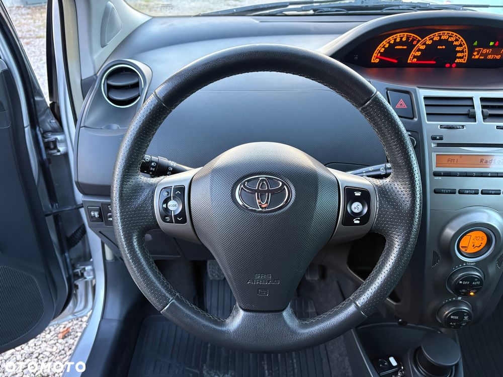 Toyota Yaris 1.33 Premium - 34
