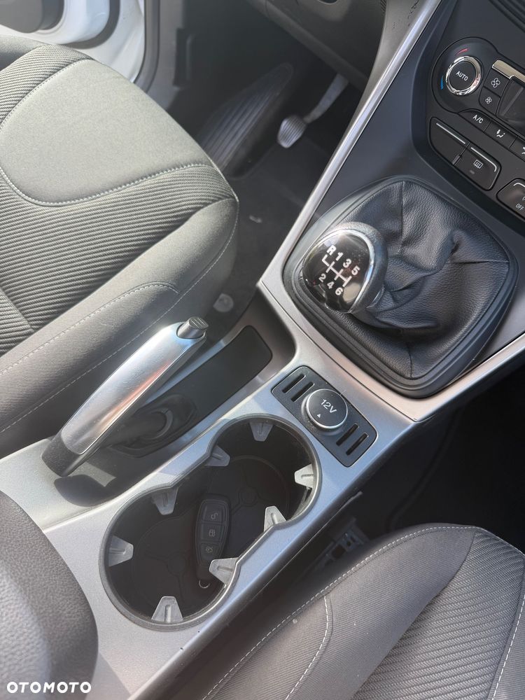 Ford Kuga - 34