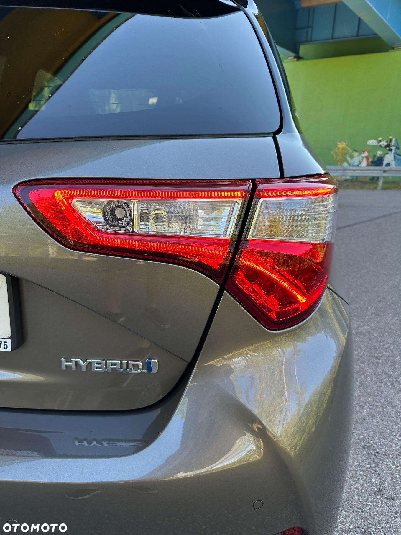 Toyota Yaris Hybrid 100 Selection Platinum - 14
