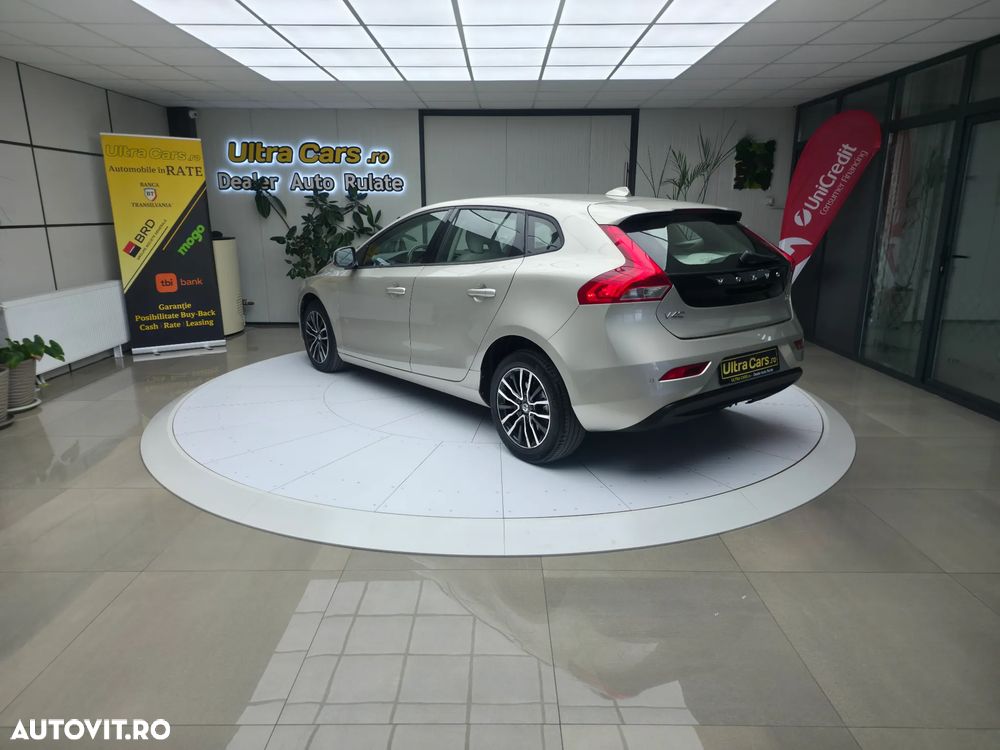 Volvo V40 D2 Aut. Momentum - 4
