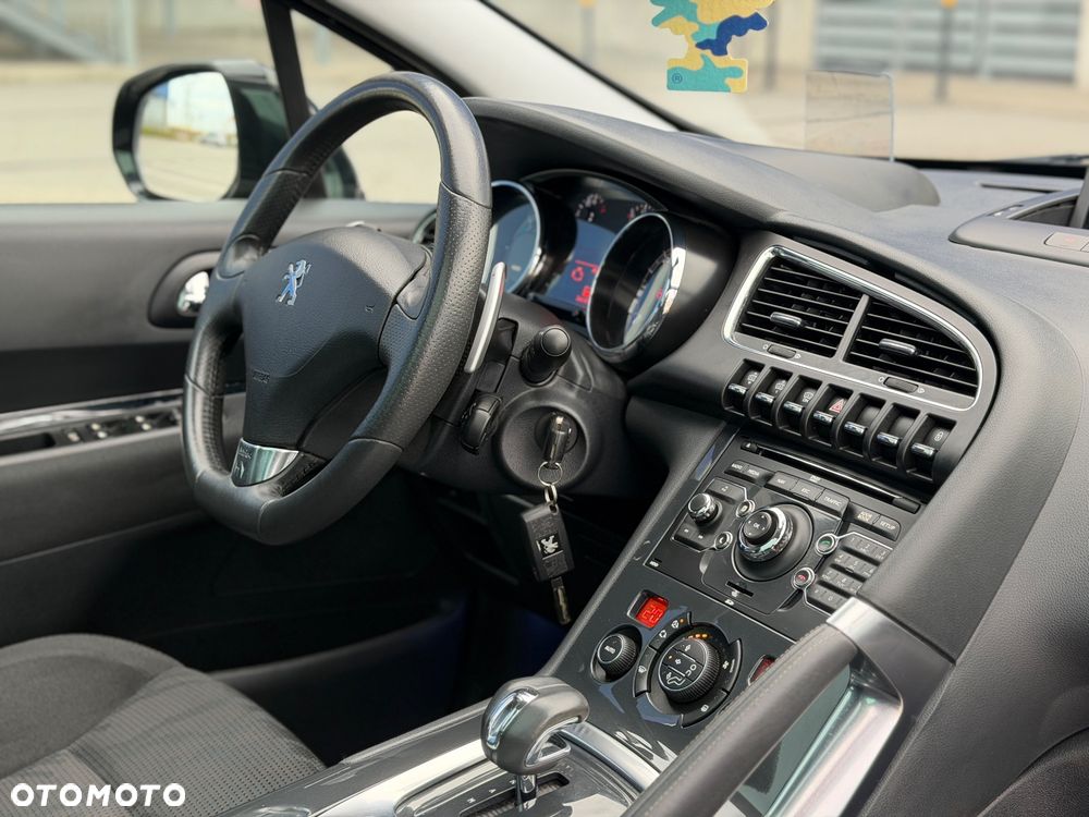 Peugeot 3008 2.0 HDi HYbrid4 - 28