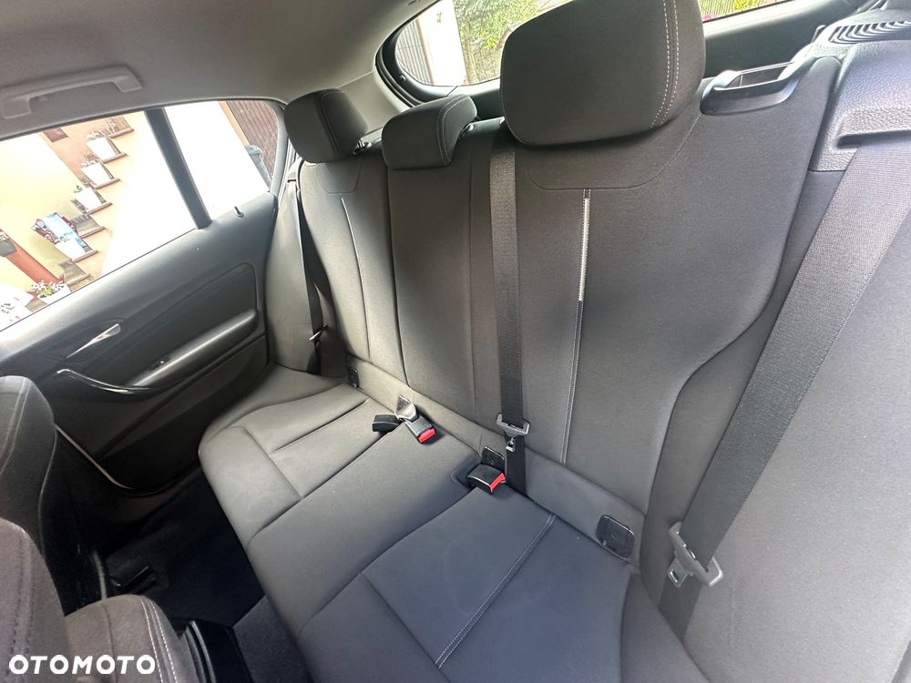 BMW Seria 1 114i Sport Line - 23