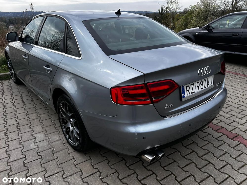 Audi A4 Limousine - 10