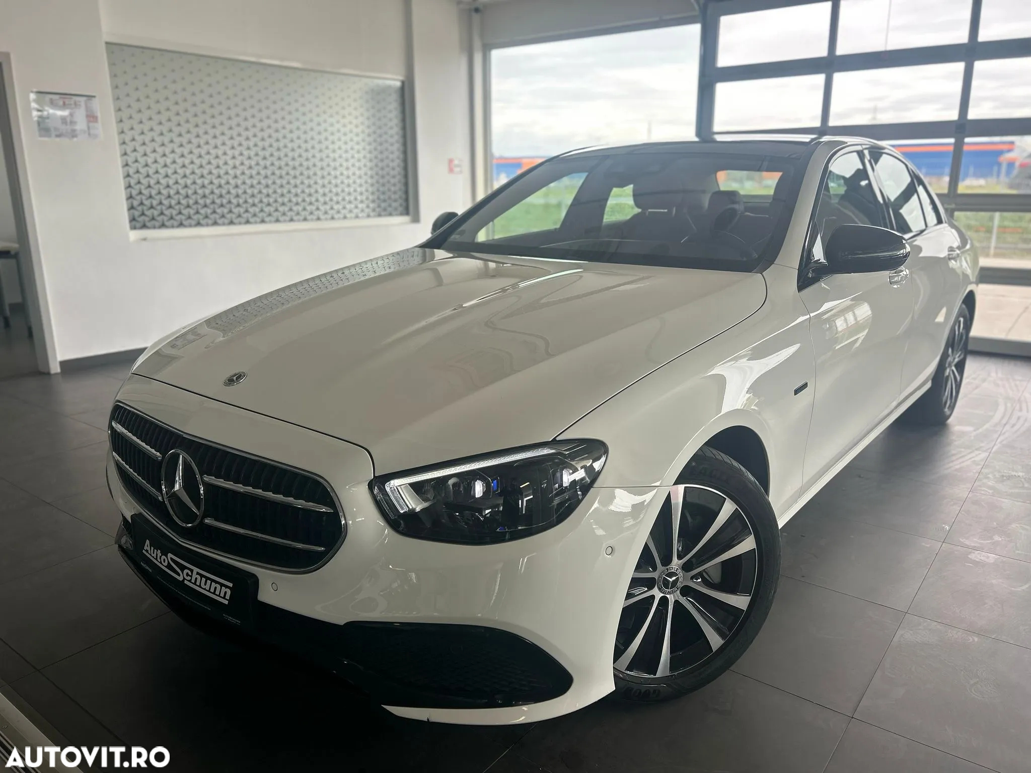 Mercedes-Benz E 300 de 4Matic 9G-TRONIC Avantgarde - 2