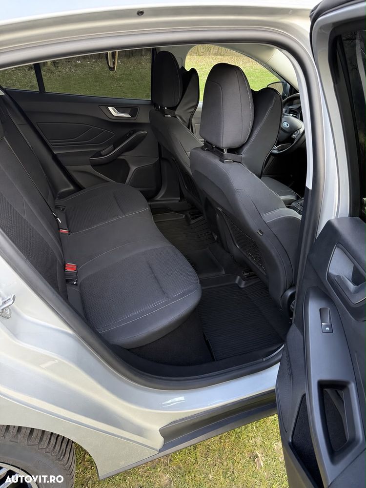 Ford Focus 1.0 EcoBoost Titanium - 10