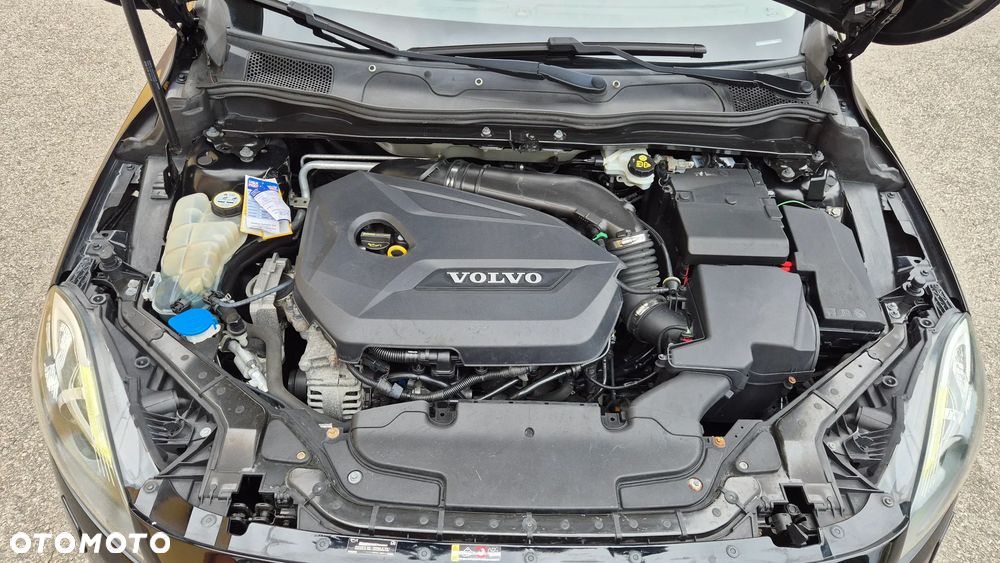 Volvo V40 T2 Momentum - 25
