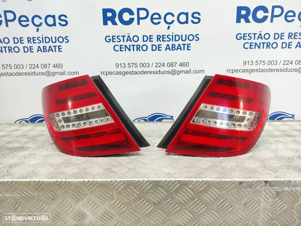 Farolins Tras Traseiros Esquerdo Direito Originais LED Mercedes Benz Classe C W204 Facelift Carrinha Station 2048206564 2048206264 2007 - 2014 - 1