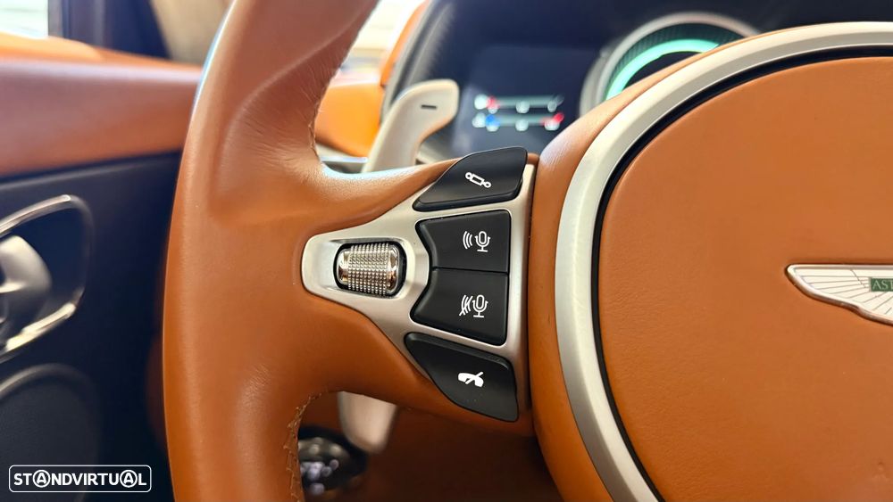 Aston Martin DB11 Coupé - 33