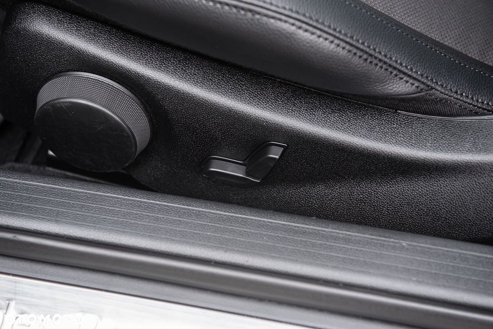 Mercedes-Benz Klasa E 250 CGI BlueEFFICIENCY Automatik Avantgarde - 22