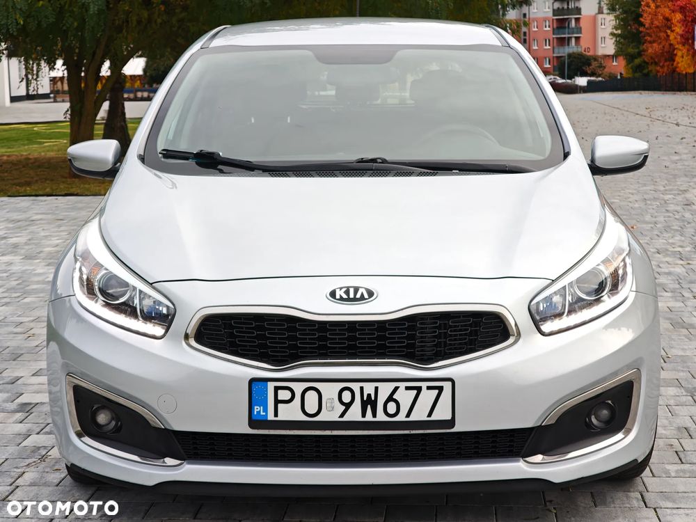 Kia Ceed 1.6 CRDi Smart - 12