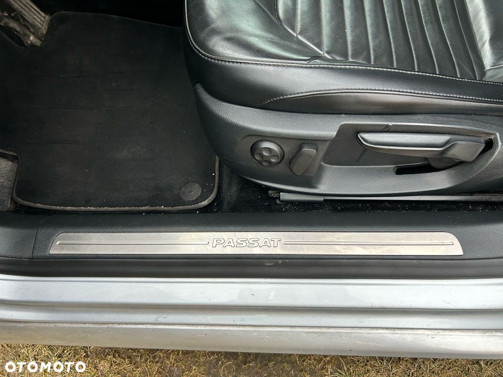 Volkswagen Passat 2.0 TDI Highline DSG - 17