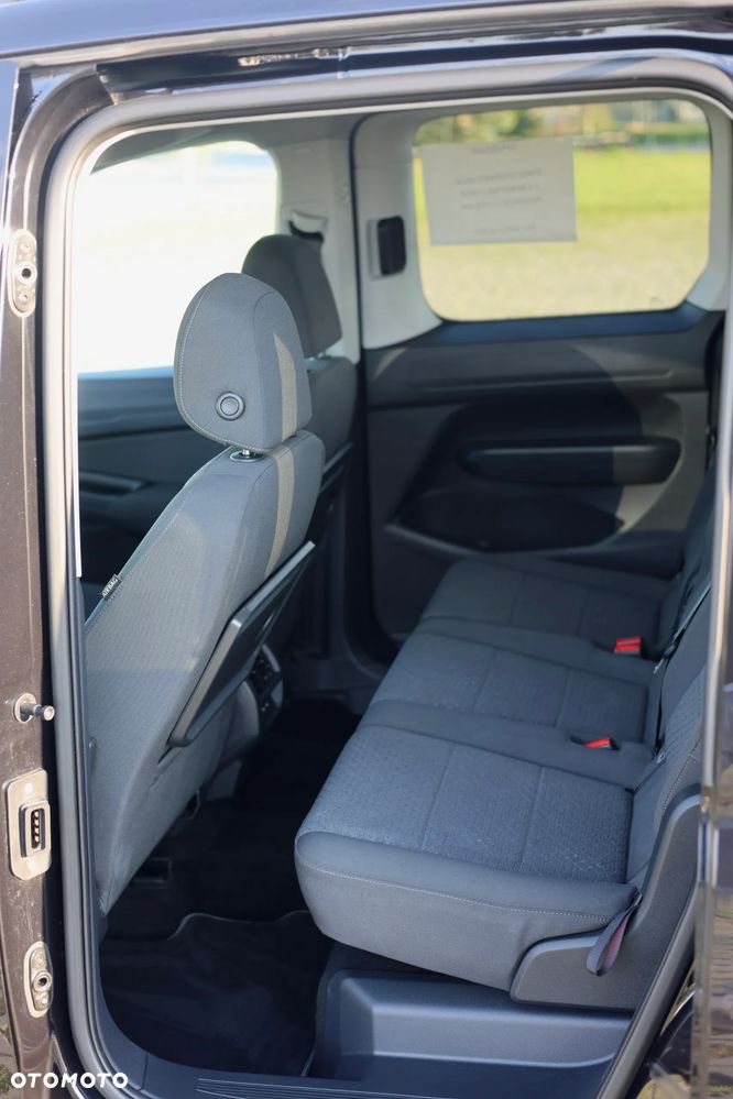 Ford Tourneo Connect 1.5 EcoBoost Titanium - 24