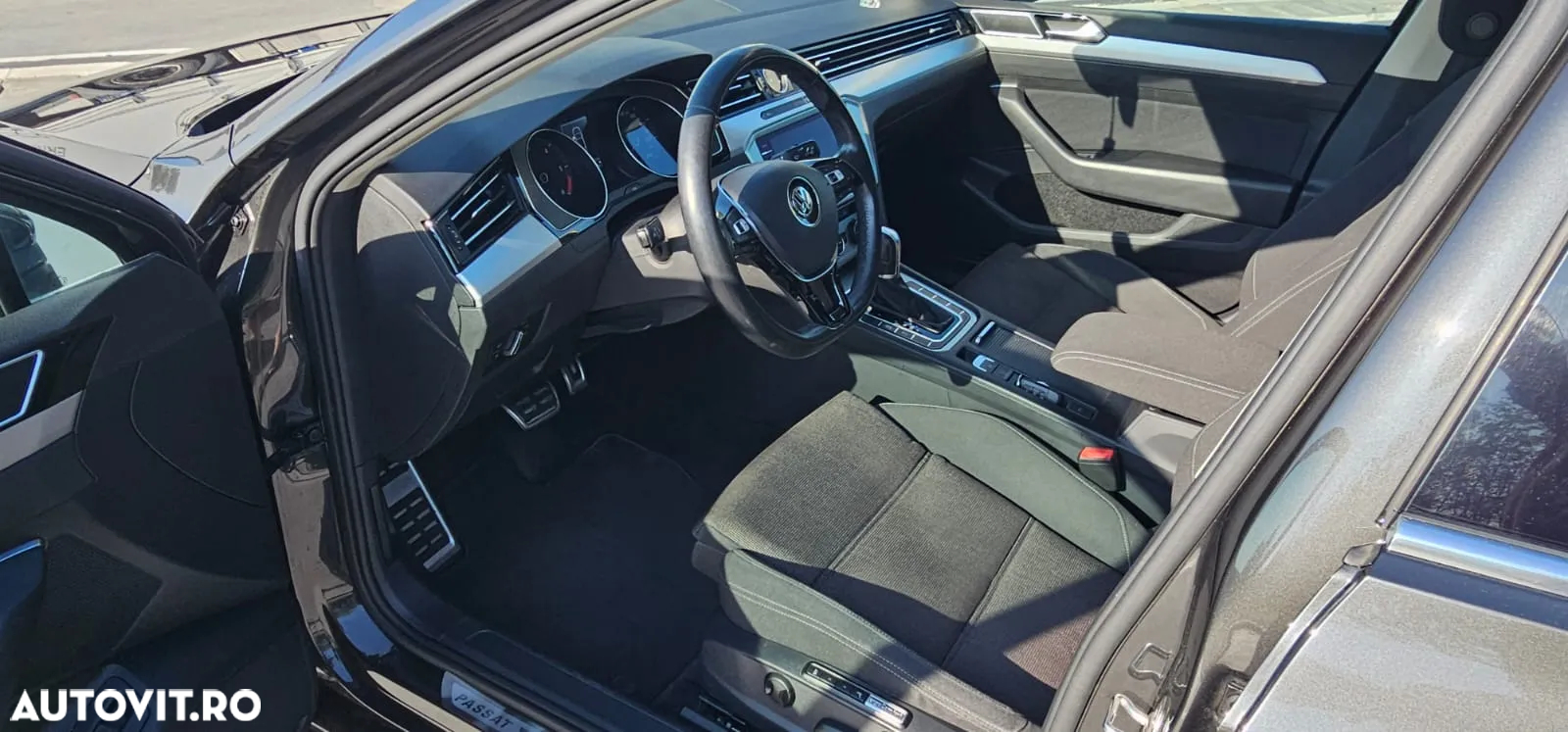 Volkswagen Passat 2.0 TDI DSG Comfortline - 12