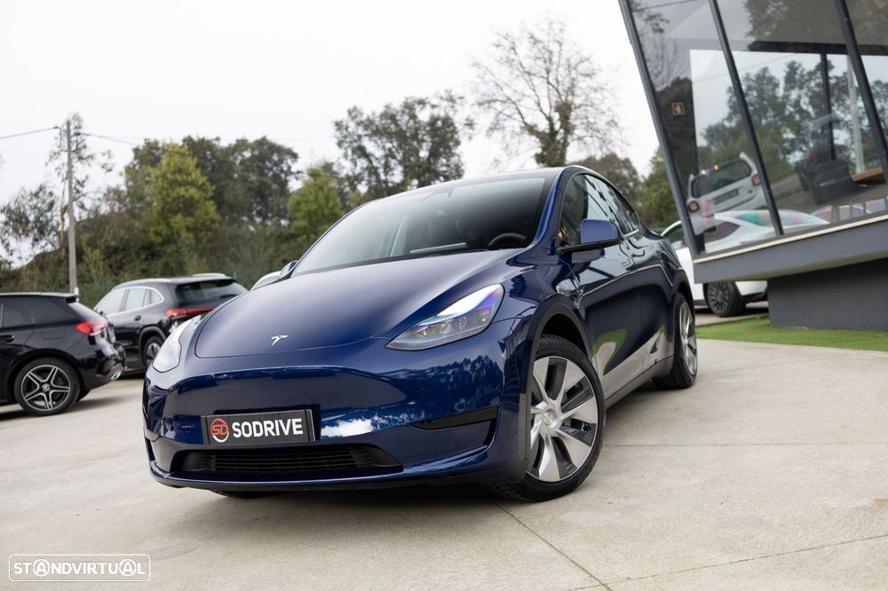 Tesla Model Y Standard RWD - 13