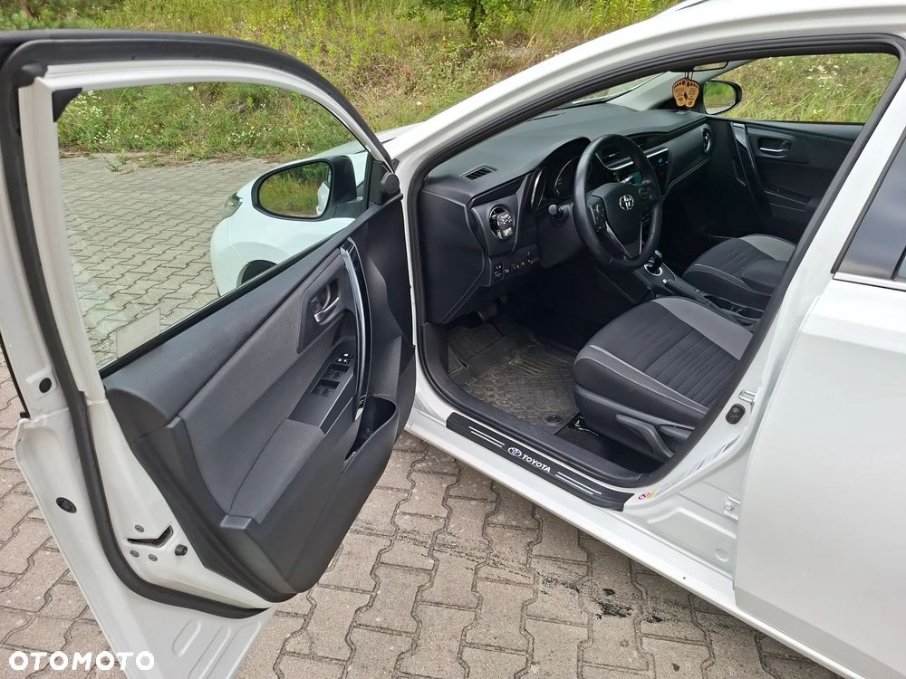 Toyota Auris Hybrid 135 Comfort - 8