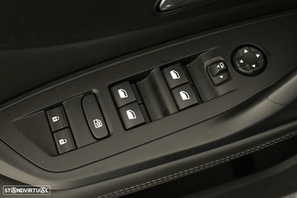 Peugeot 308 1.6 Hybrid Allure Pack e-EAT8 - 21