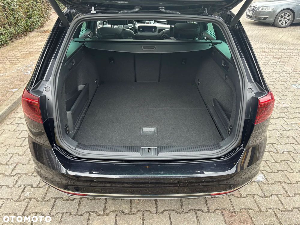 Volkswagen Passat 2.0 TDI SCR DSG Elegance - 22