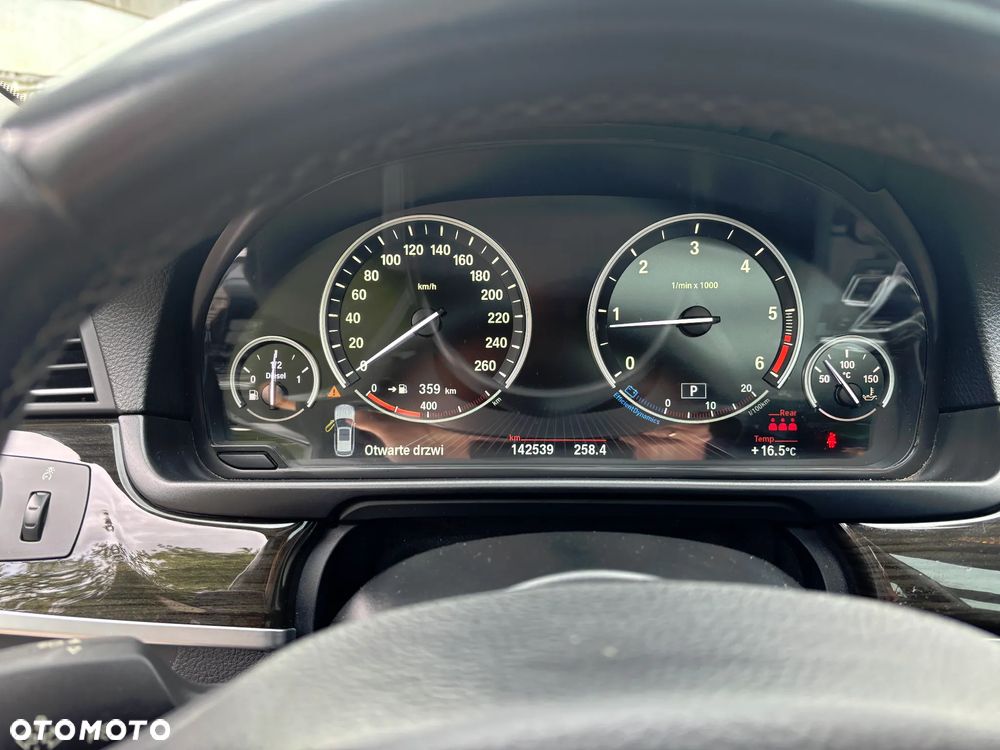 BMW Seria 5 525d xDrive Luxury Line - 2