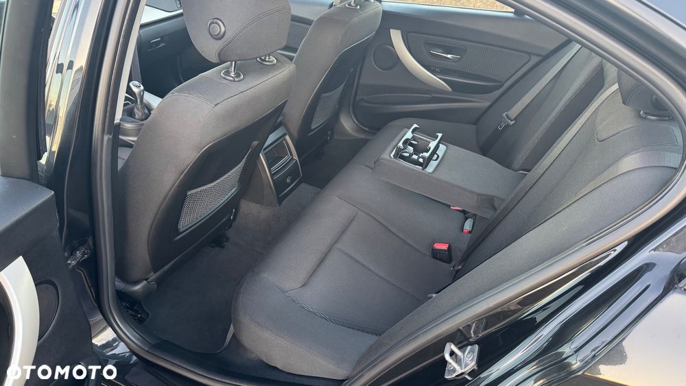 BMW Seria 3 316d Sport Line Shadow - 14
