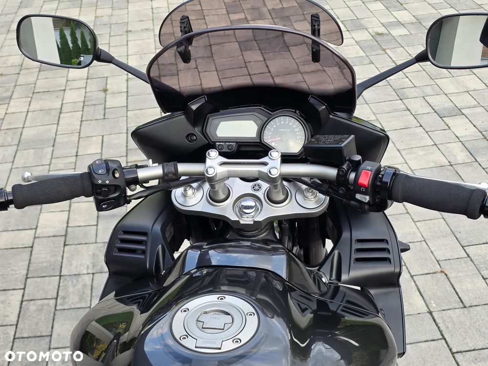 Yamaha FZ - 16