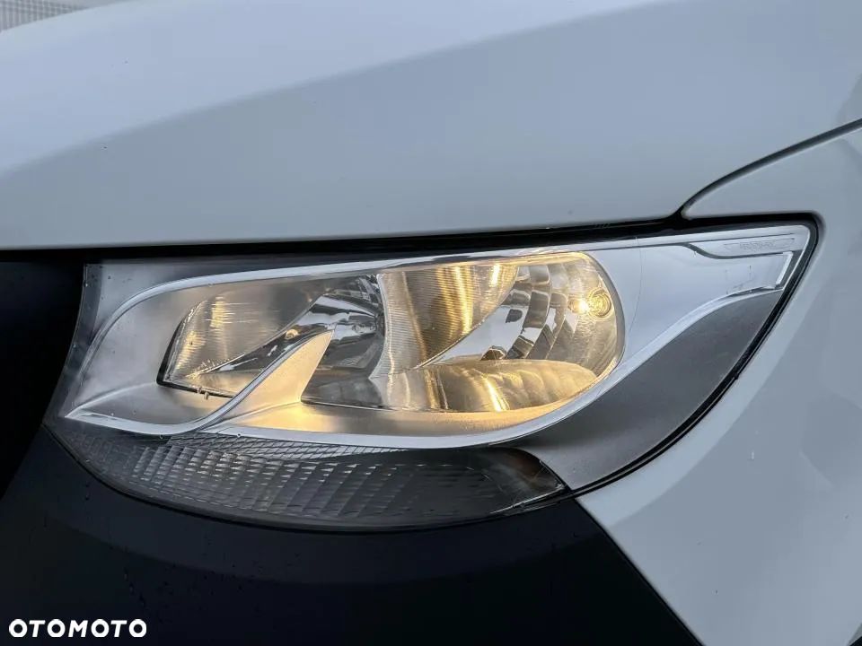 Mercedes-Benz Sprinter - 25