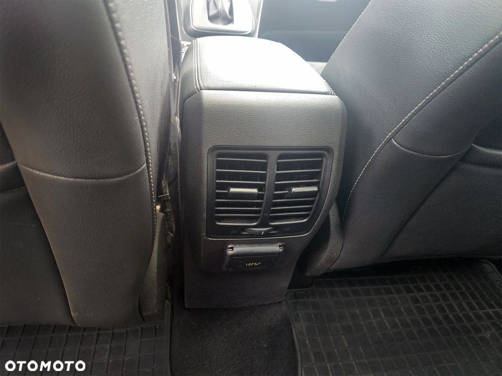 Ford Kuga 2.0 TDCi 4x4 ST-Line - 23