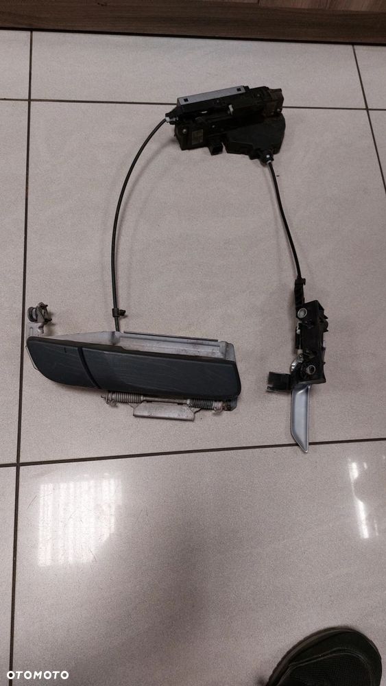 VOLVO FH4 ZAMEK DRZWI PRAWY - 1