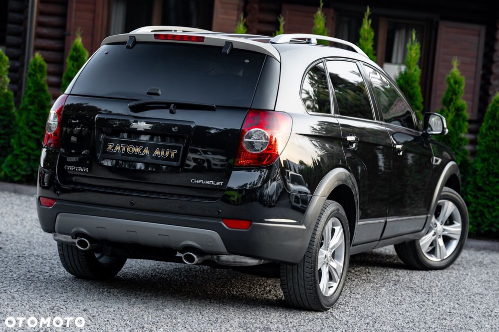 Chevrolet Captiva 2.4 LT+ - 12