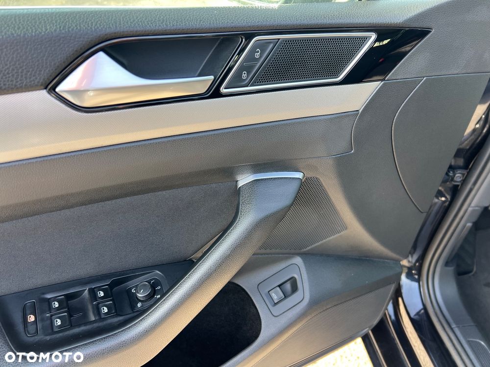 Volkswagen Passat - 15