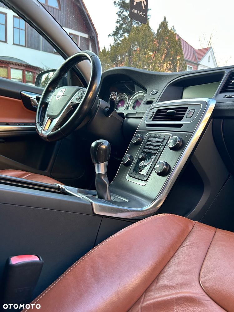 Volvo V60 D3 Summum - 16