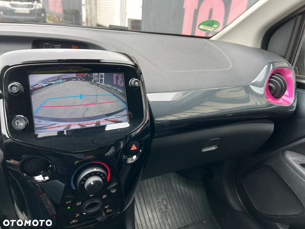 Toyota Aygo x-sky - 19