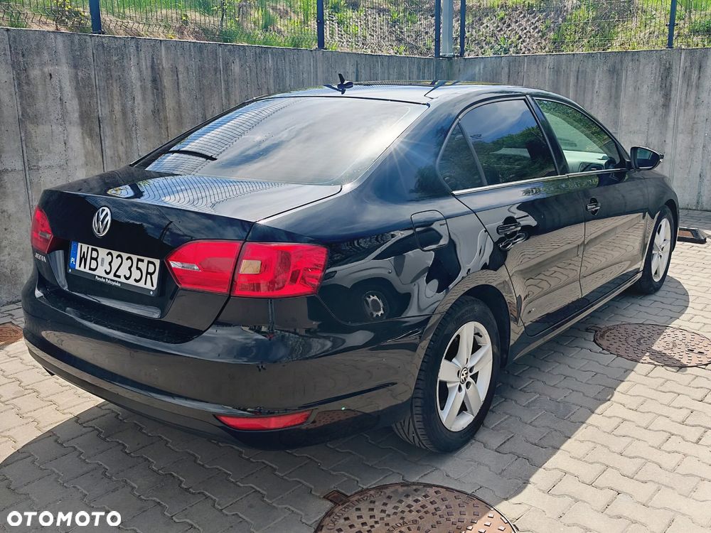 Volkswagen Jetta 1.6 TDI Comfortline Optimum - 4
