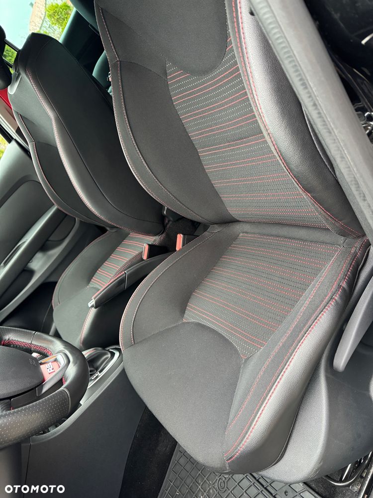 Renault Clio TCe 200 EDC Sport R.S - 23