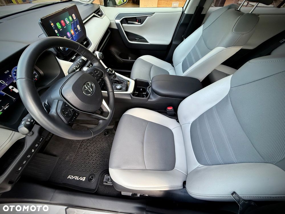 Toyota RAV4 - 8