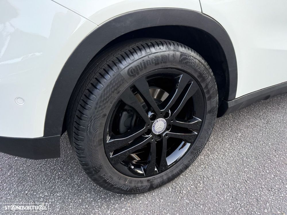 Mercedes-Benz GLA 180 d Urban — fotografia 16