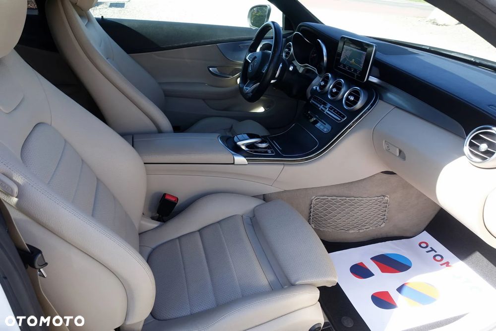 Mercedes-Benz Klasa C 200 4Matic 9G-TRONIC - 11