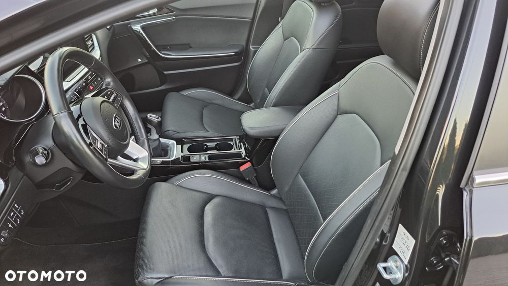 Kia Ceed 1.6 CRDi Platinum Edition - 37