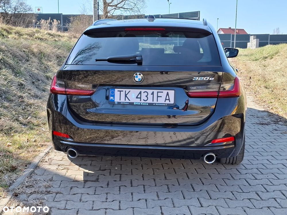 BMW Seria 3 318d Sport Line Shadow - 13