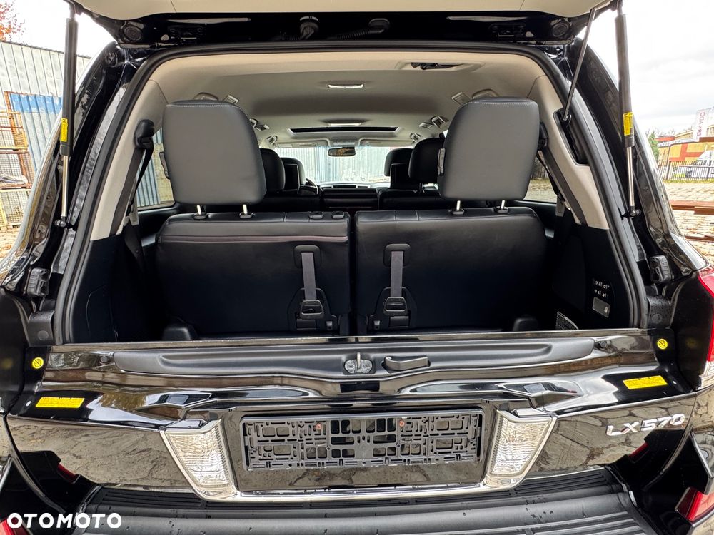 Lexus LX 570 - 30