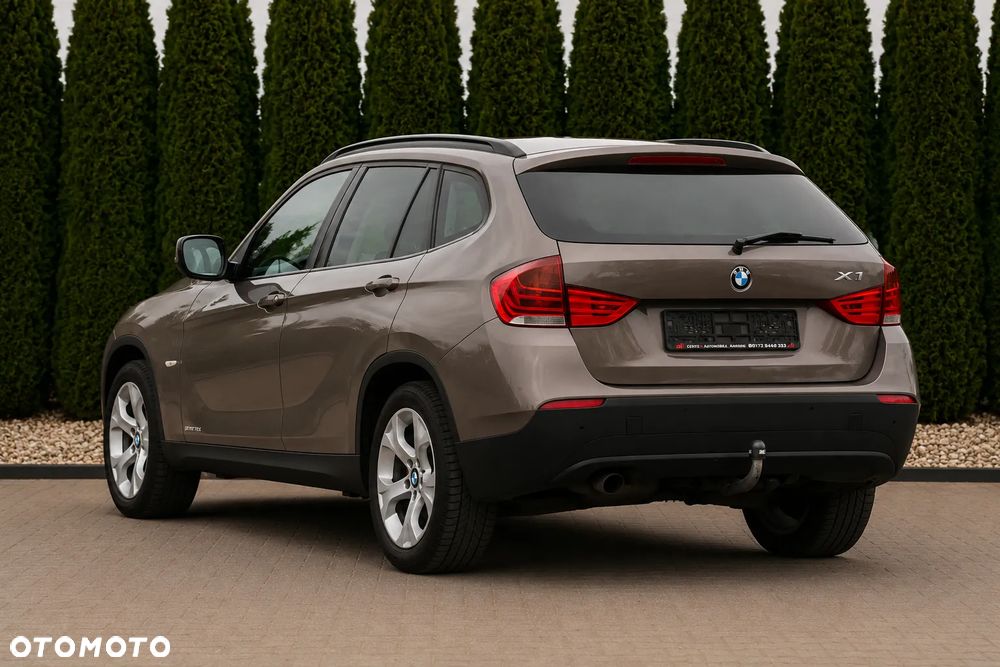 BMW X1 sDrive18d xLine - 11
