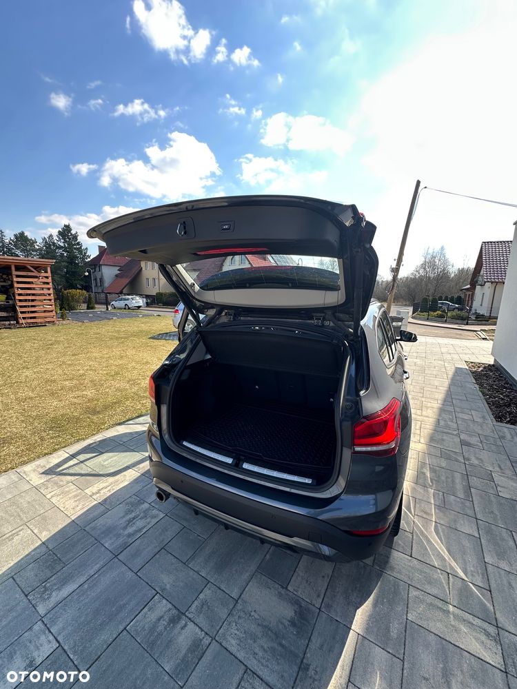 BMW X1 sDrive18i Sport Line - 14