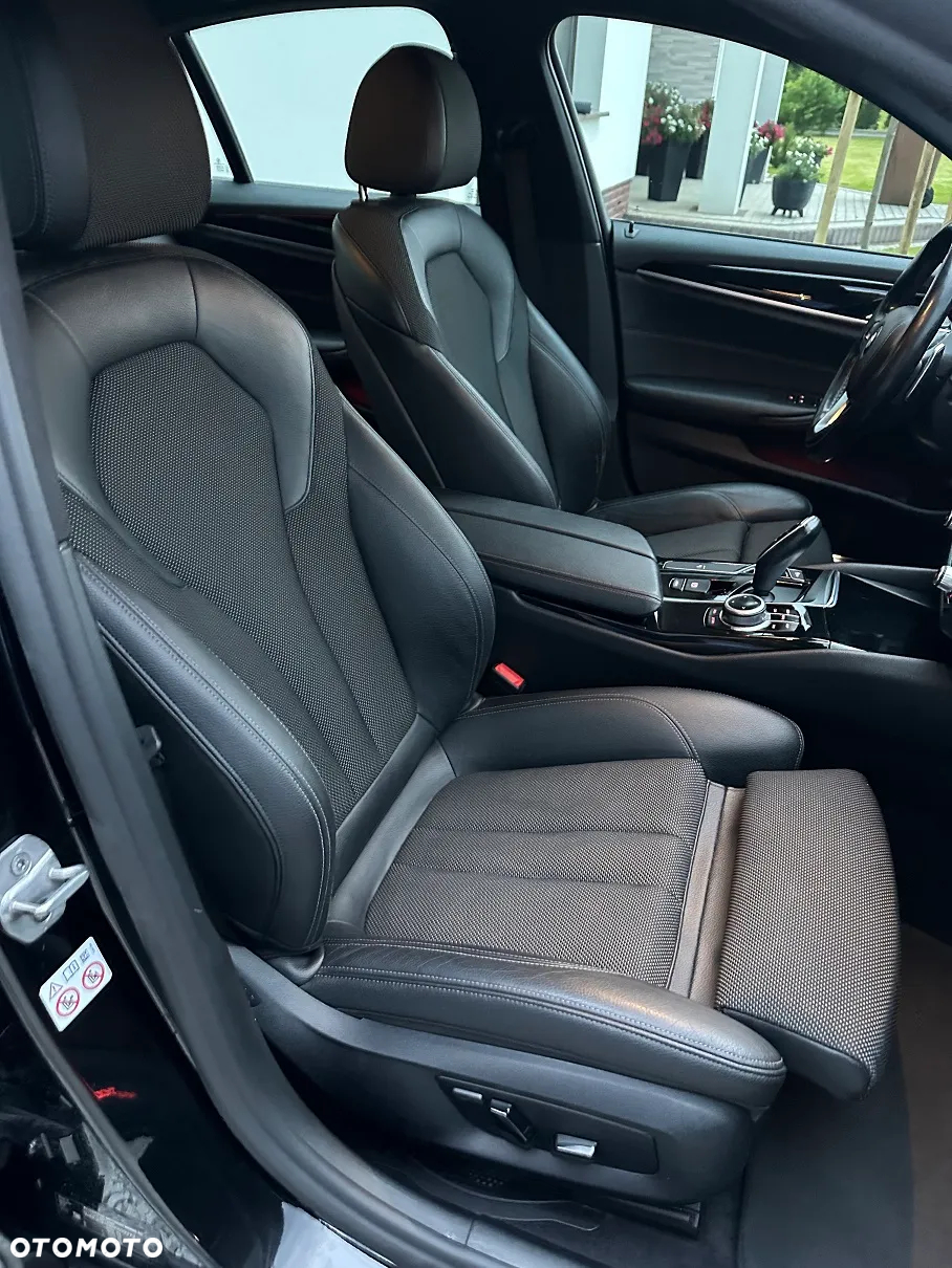 BMW Seria 5 520d Sport Line - 31