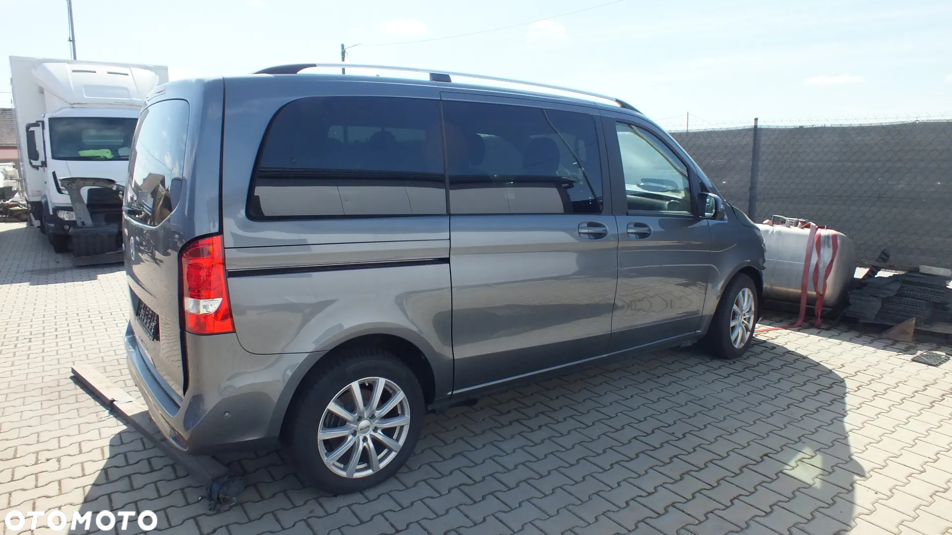 Mercedes-Benz Klasa V 220 d 4-Matic 9G-Tronic - 3
