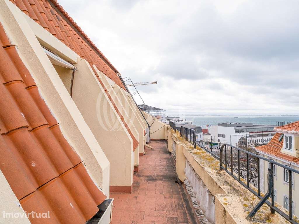 Prédio de escritórios, junto ao Cais do Sodré, Lisboa - Grande imagem: 2/28