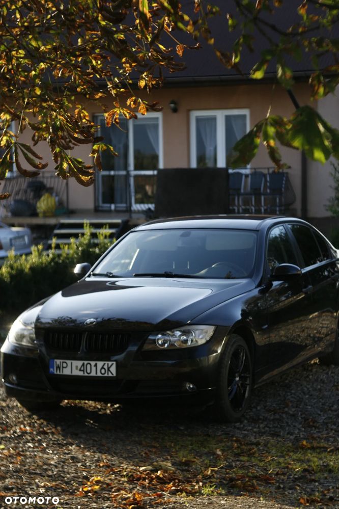 BMW Seria 3 318i - 1