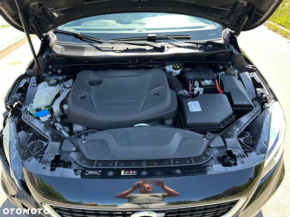 Volvo V40 D3 Geartronic RDesign - 11